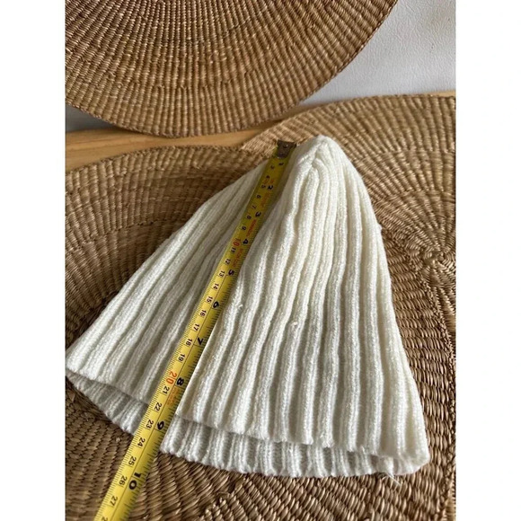 White textured striped Beanie hat - Picture 3 of 7